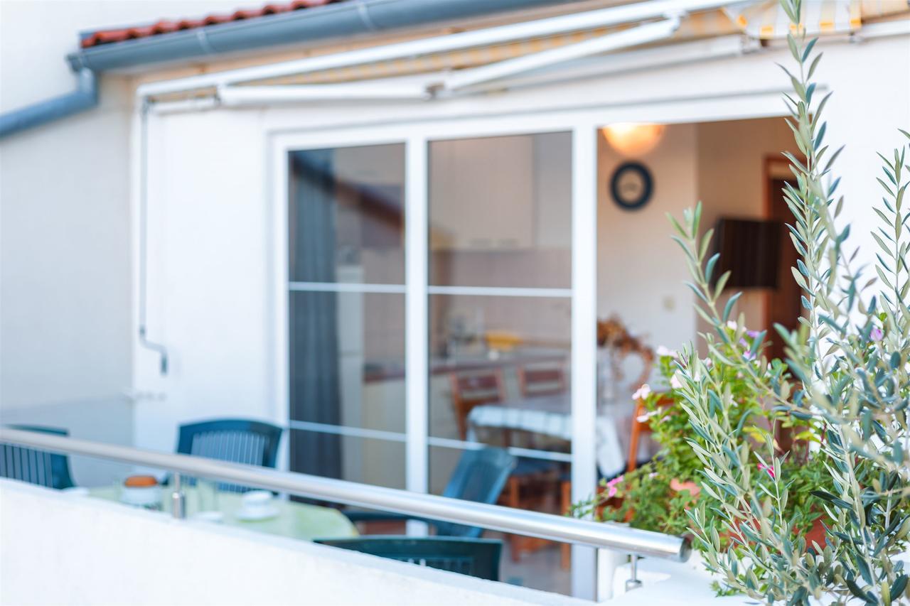 Apartments Zanze Vodice Exterior photo